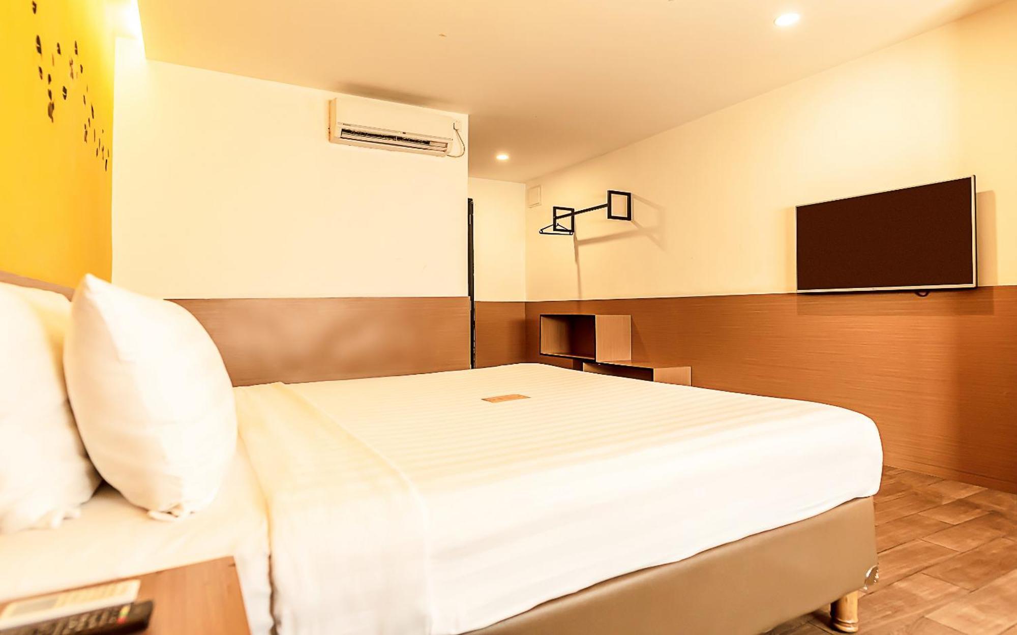 Yellow Bee Tangerang Zimmer foto