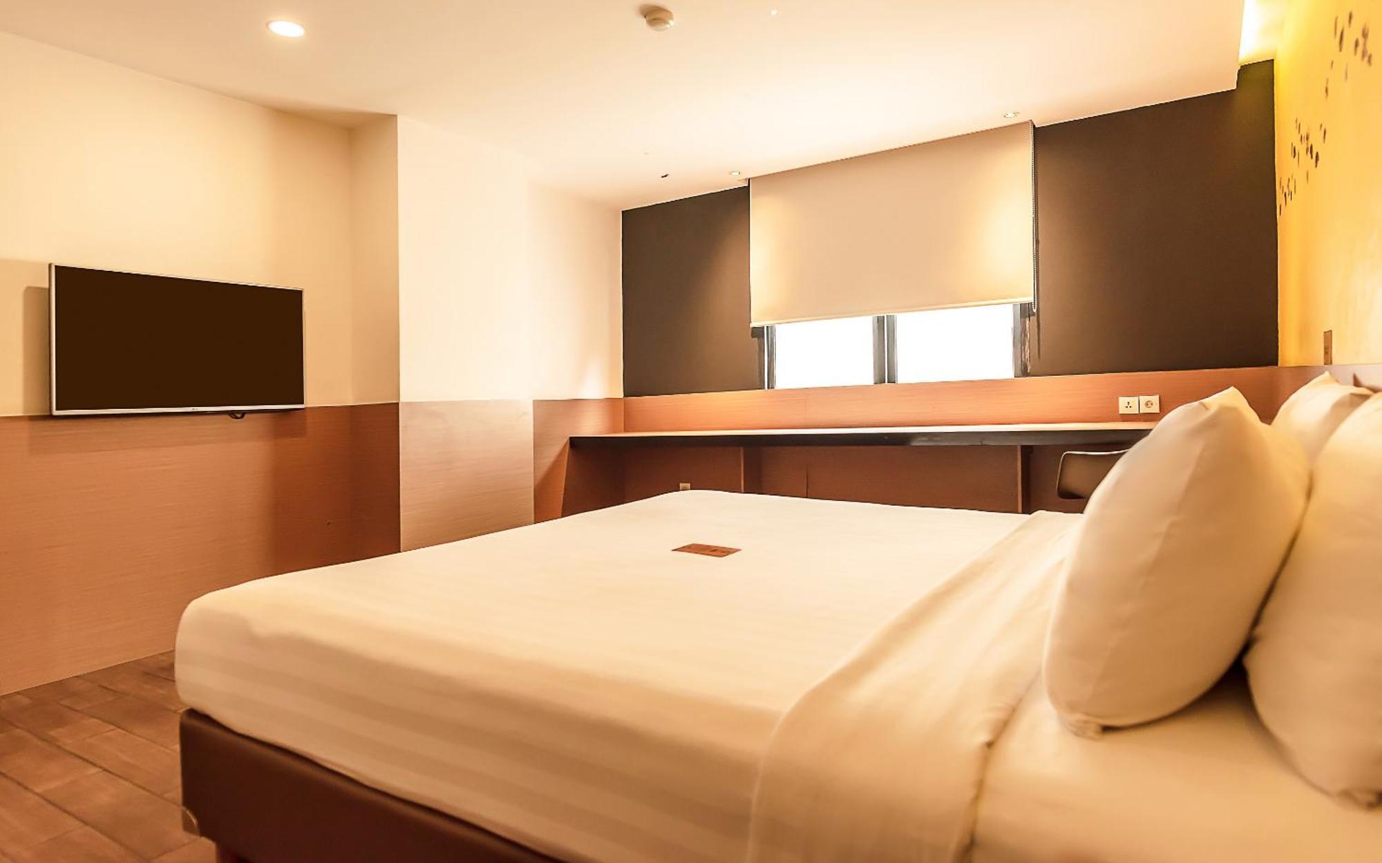 Yellow Bee Tangerang Zimmer foto